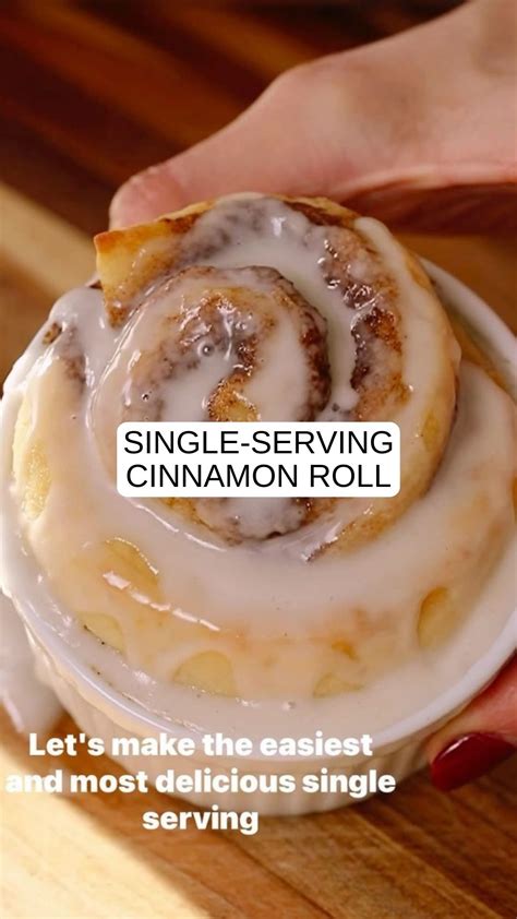 cinnamon roll serving size